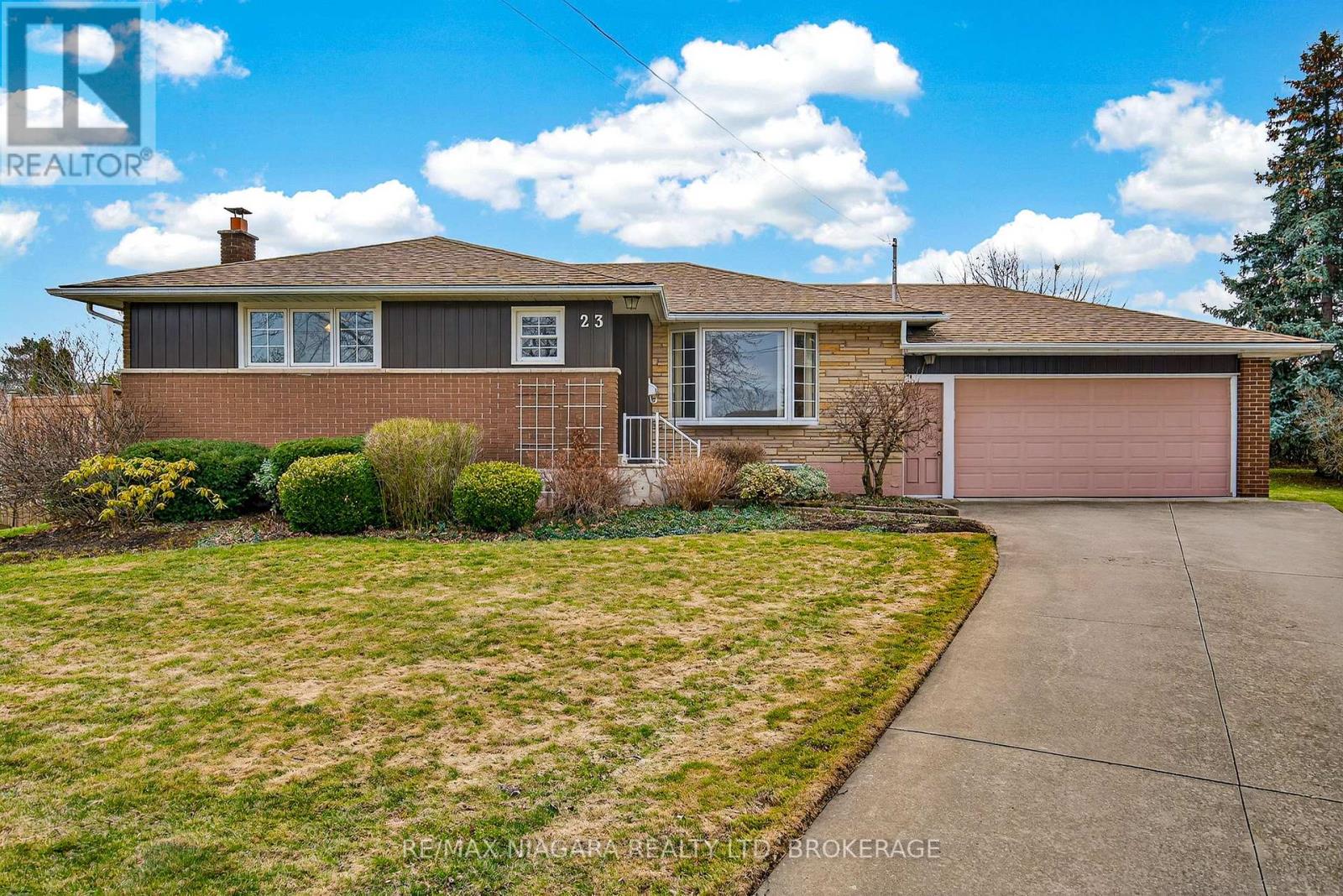 23 Almond Gardens, Grimsby, Ontario  L3M 2K2 - Photo 1 - X12908922
