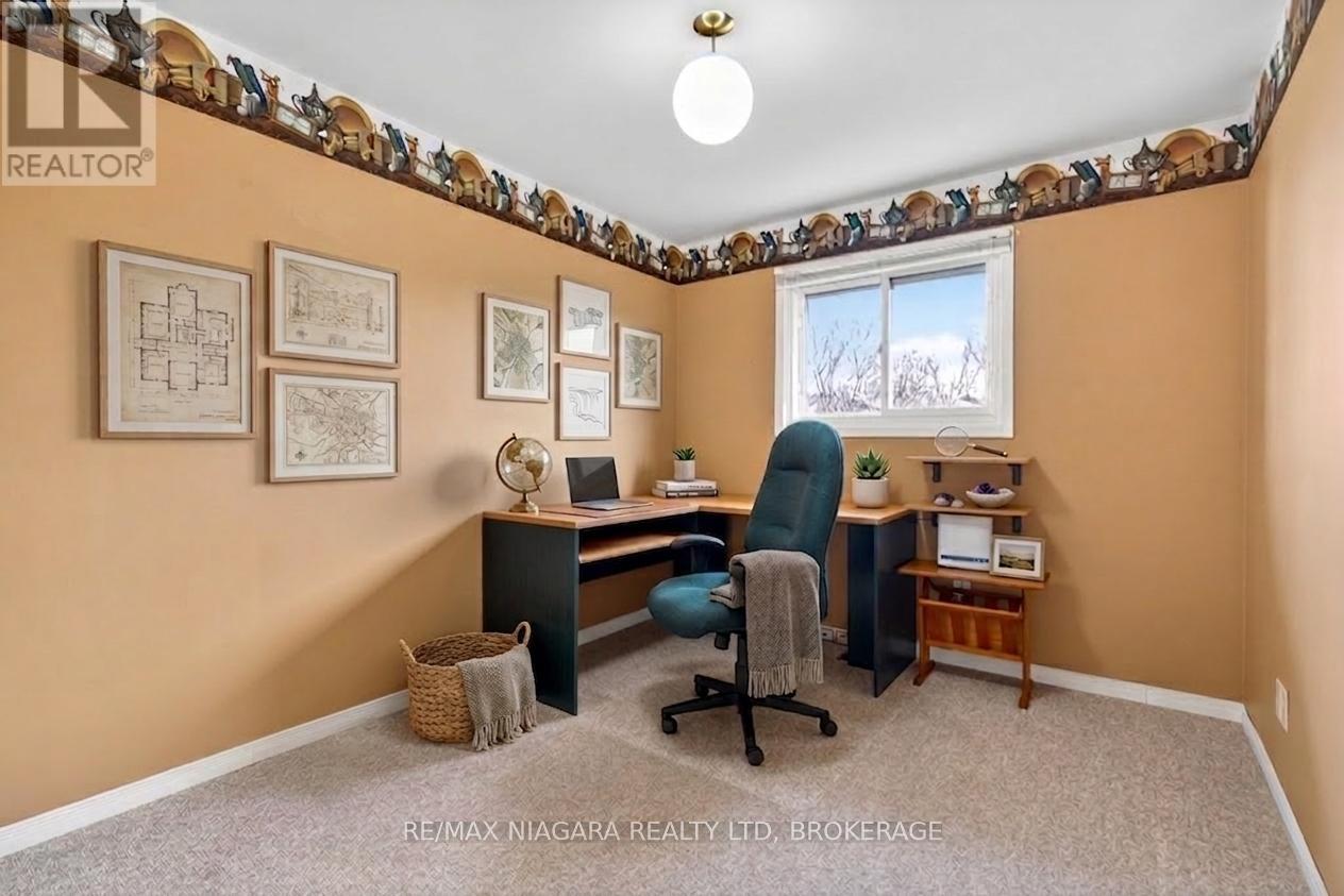 23 Almond Gardens, Grimsby, Ontario  L3M 2K2 - Photo 13 - X12908922