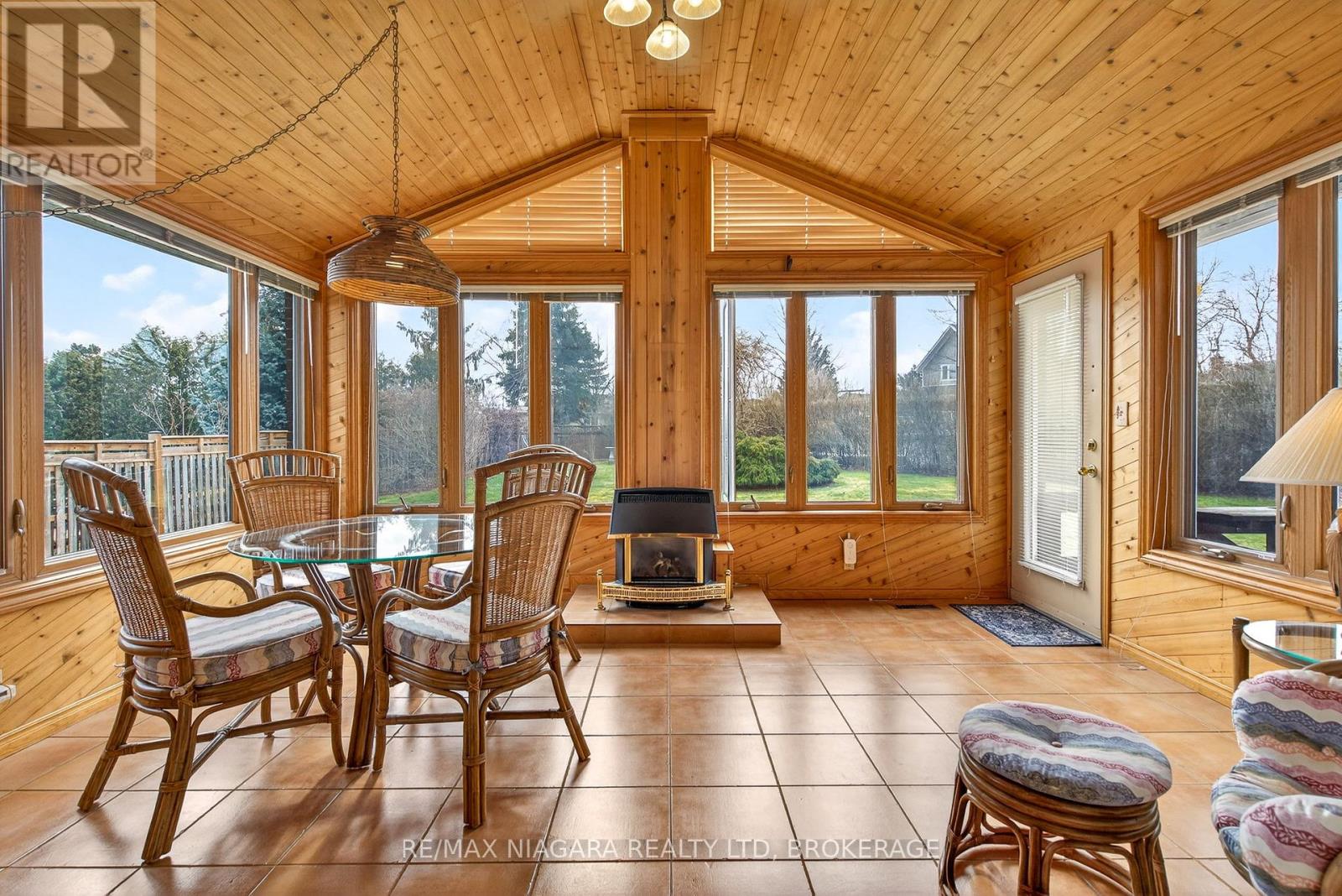 23 Almond Gardens, Grimsby, Ontario  L3M 2K2 - Photo 18 - X12908922