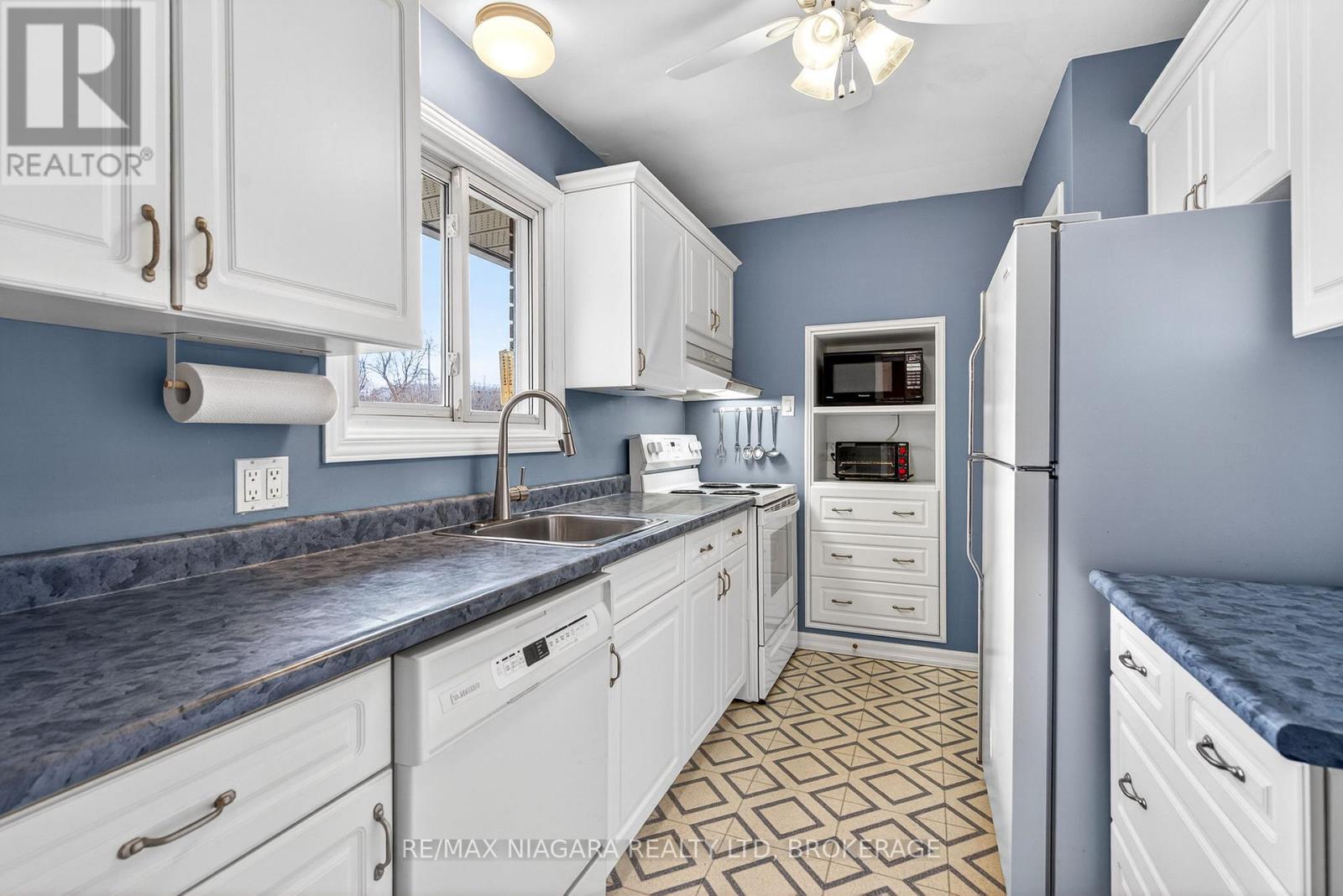 23 Almond Gardens, Grimsby, Ontario  L3M 2K2 - Photo 20 - X12908922