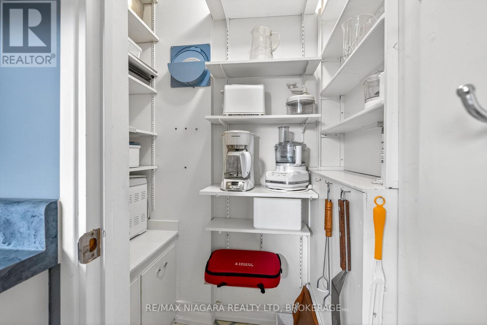 23 Almond Gardens, Grimsby, Ontario  L3M 2K2 - Photo 22 - X12908922