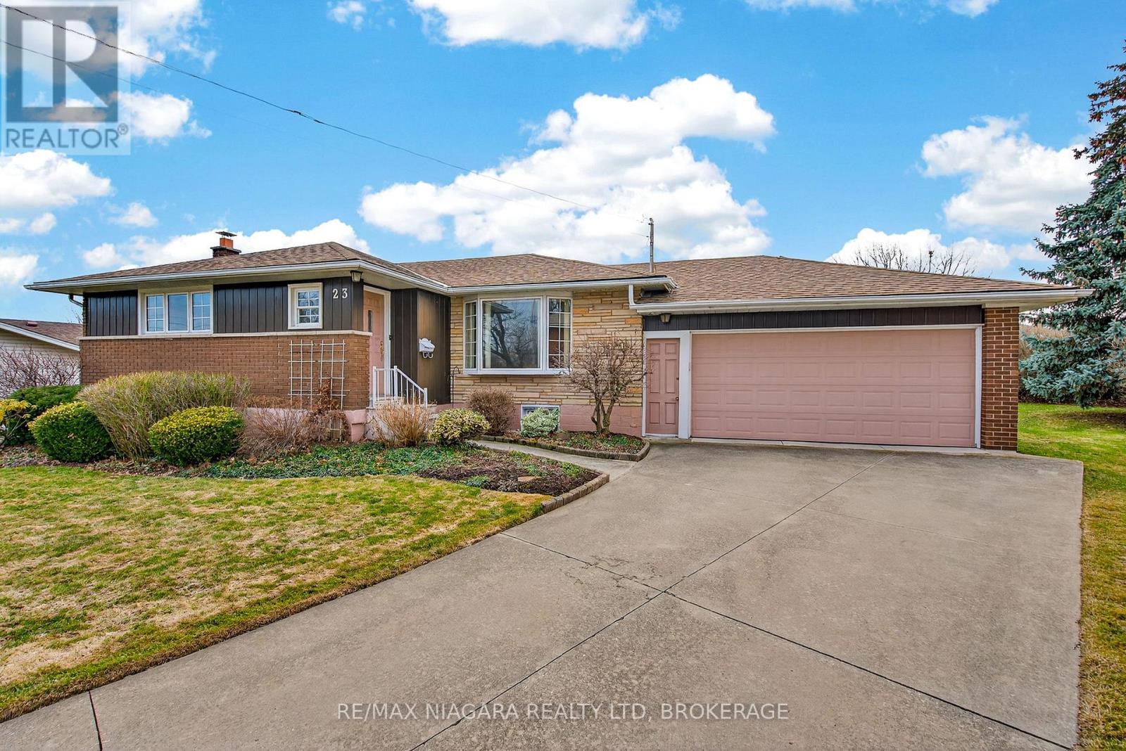 23 Almond Gardens, Grimsby, Ontario  L3M 2K2 - Photo 3 - X12908922