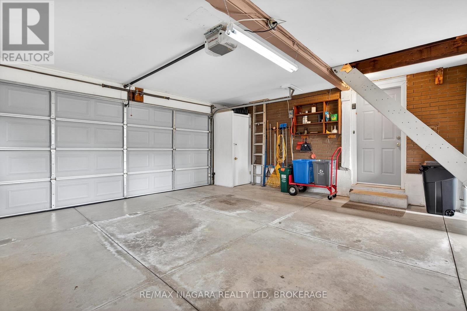 23 Almond Gardens, Grimsby, Ontario  L3M 2K2 - Photo 31 - X12908922