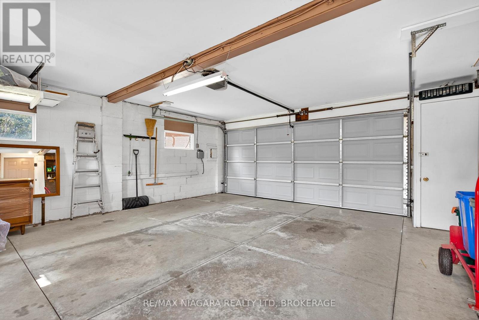 23 Almond Gardens, Grimsby, Ontario  L3M 2K2 - Photo 33 - X12908922