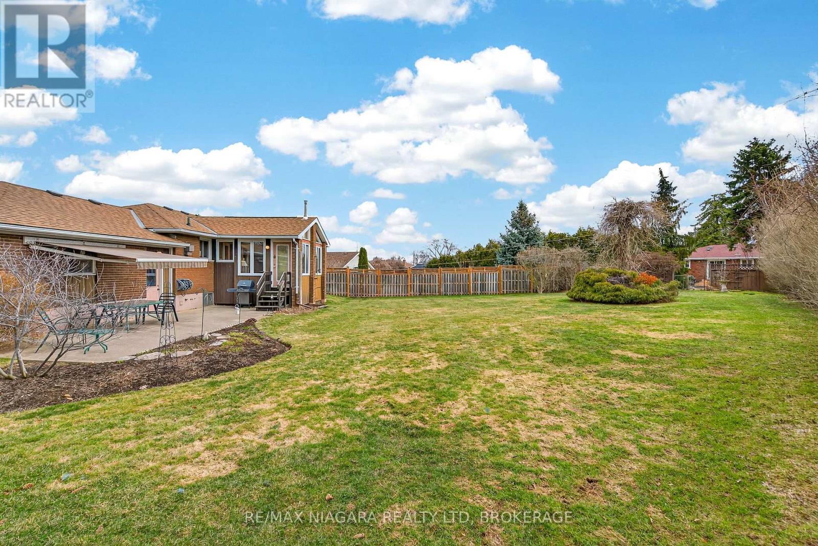 23 Almond Gardens, Grimsby, Ontario  L3M 2K2 - Photo 34 - X12908922