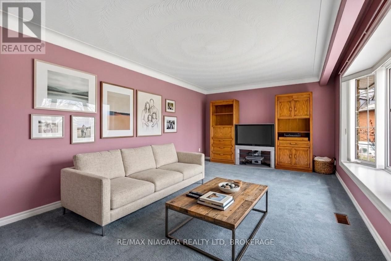 23 Almond Gardens, Grimsby, Ontario  L3M 2K2 - Photo 7 - X12908922