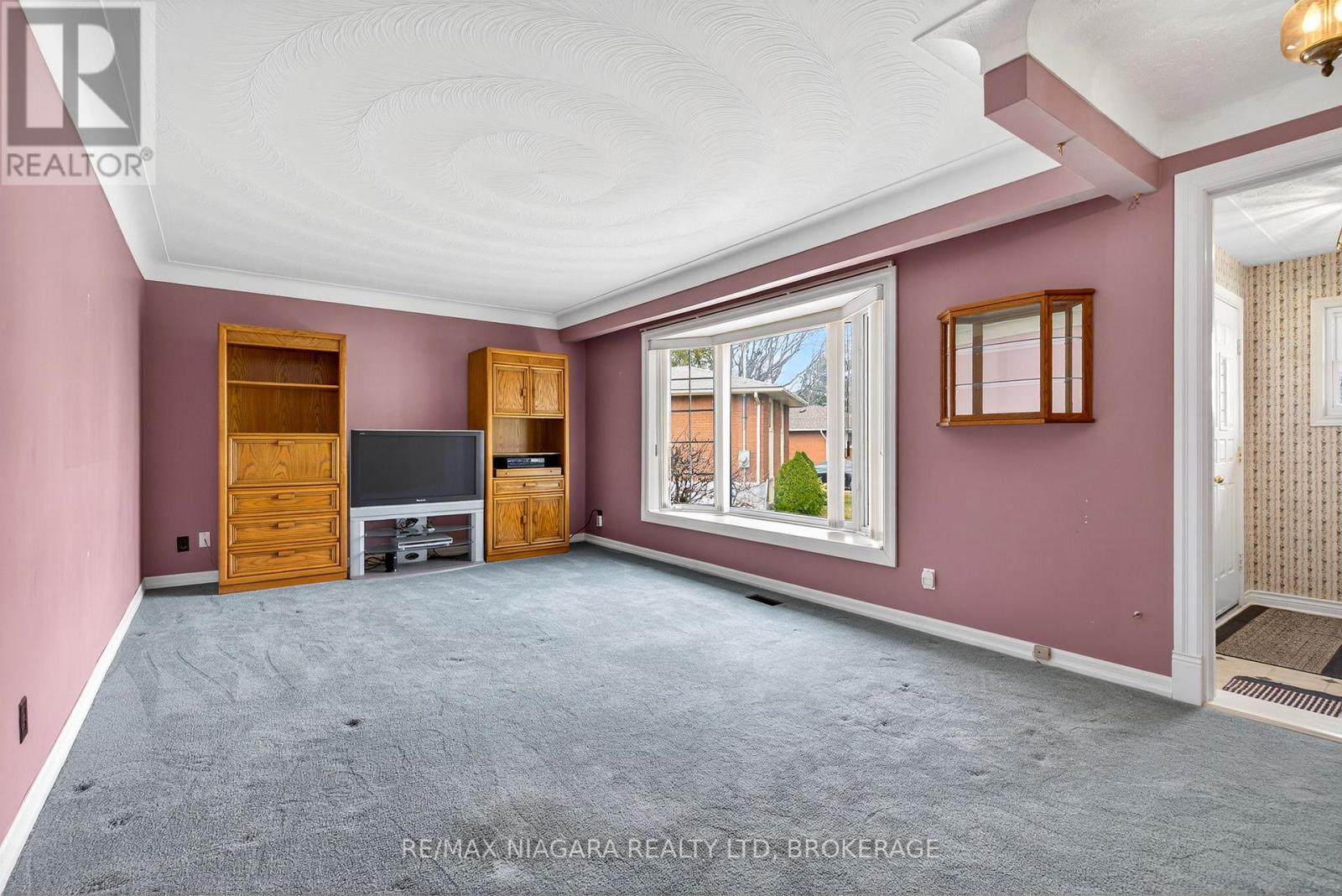 23 Almond Gardens, Grimsby, Ontario  L3M 2K2 - Photo 8 - X12908922