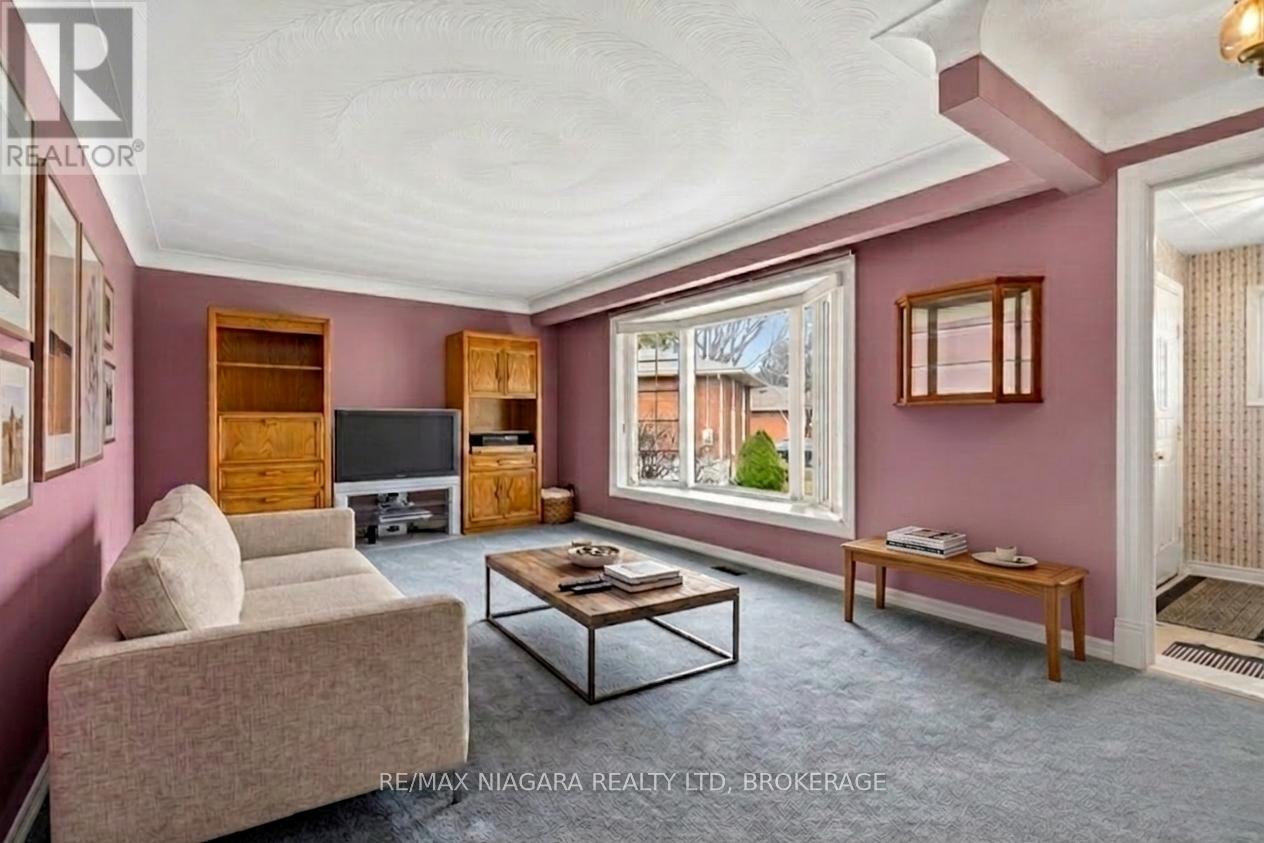 23 Almond Gardens, Grimsby, Ontario  L3M 2K2 - Photo 9 - X12908922