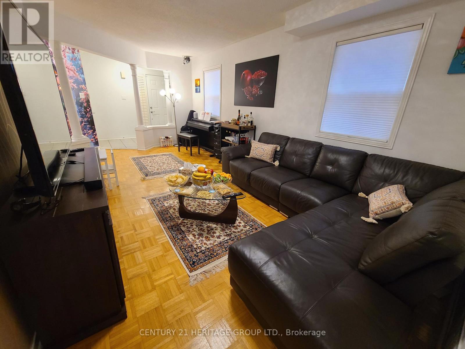 182 Elena Crescent, Vaughan, Ontario  L6A 2K2 - Photo 6 - N12908928