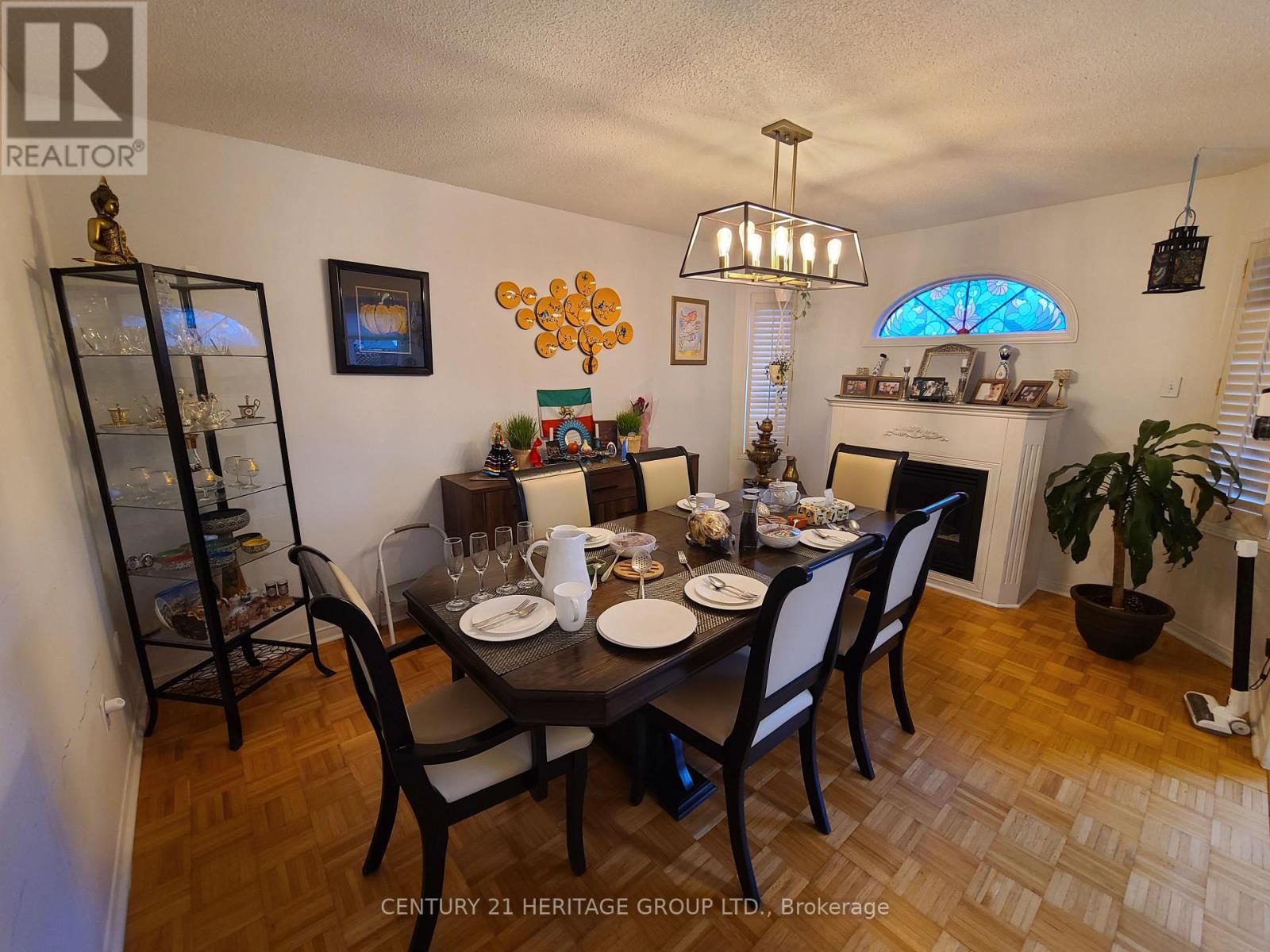 182 Elena Crescent, Vaughan, Ontario  L6A 2K2 - Photo 7 - N12908928