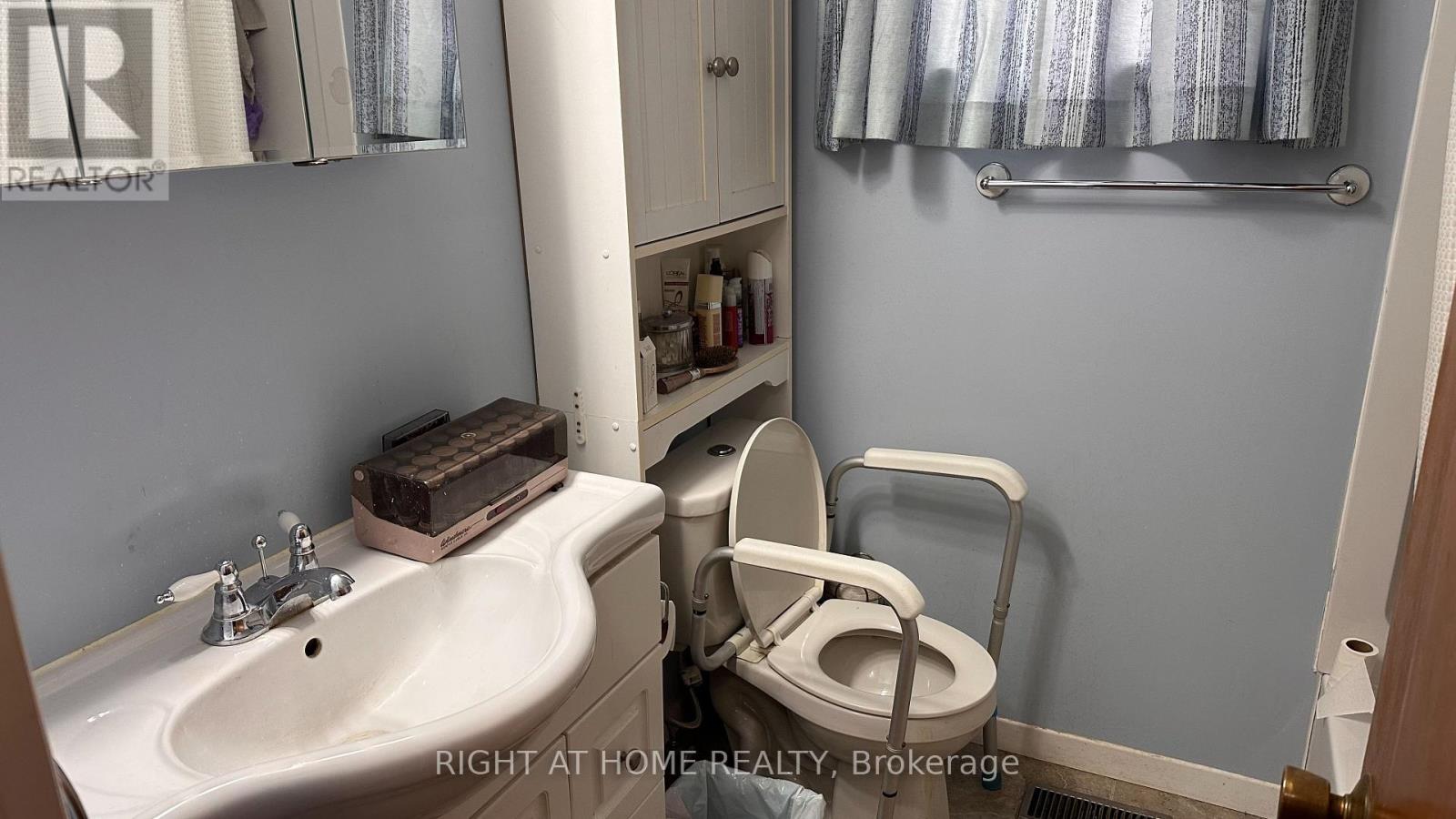 65 Norman Drive, King, Ontario  L7B 1J2 - Photo 10 - N12908940