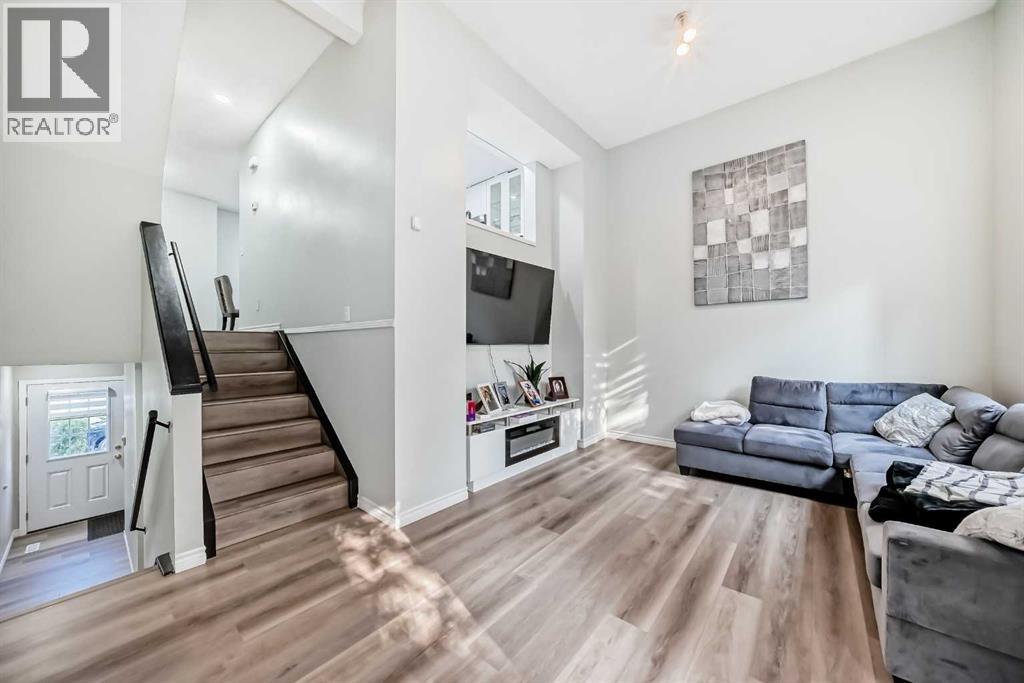 2, 7 Westland Road, Okotoks, Alberta  T1S 1Z1 - Photo 6 - A2293695