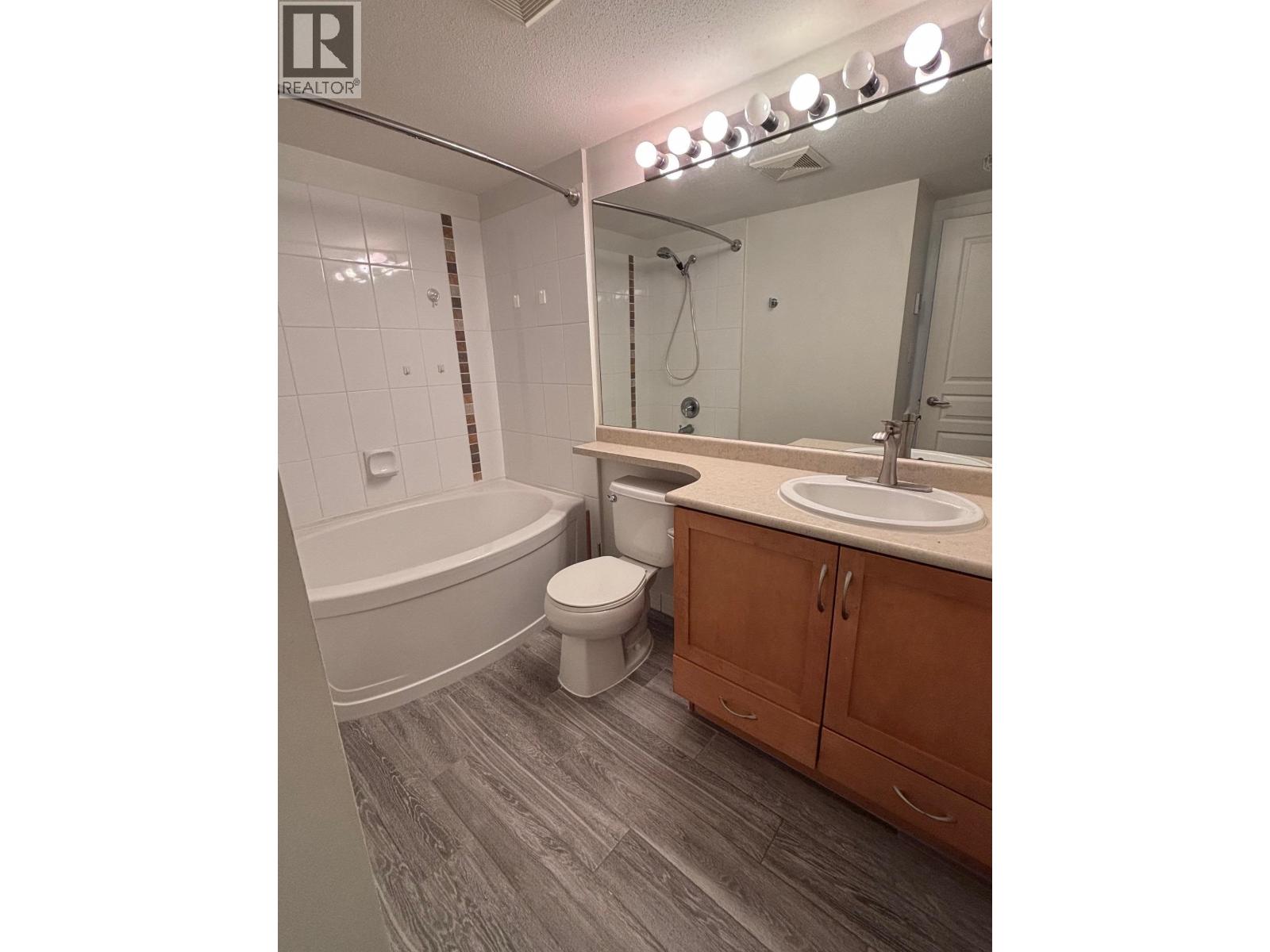 303 2958 Whisper Way, Coquitlam, British Columbia  V3E 3S7 - Photo 10 - R3100134