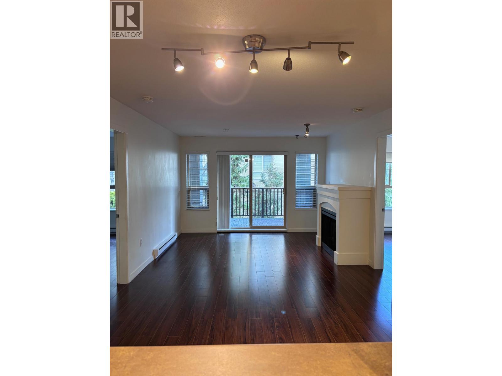 303 2958 Whisper Way, Coquitlam, British Columbia  V3E 3S7 - Photo 2 - R3100134