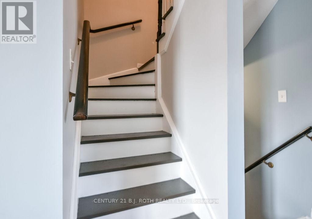 35 Hawthorne Crescent, Barrie, Ontario  L4N 9Y7 - Photo 11 - S12908892