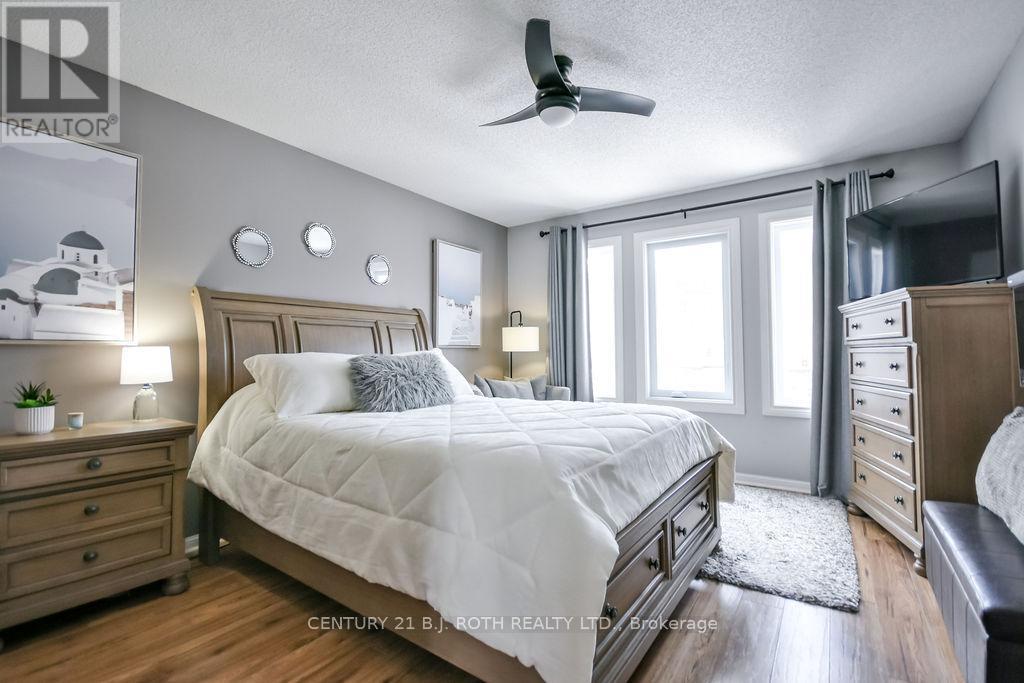 35 Hawthorne Crescent, Barrie, Ontario  L4N 9Y7 - Photo 12 - S12908892