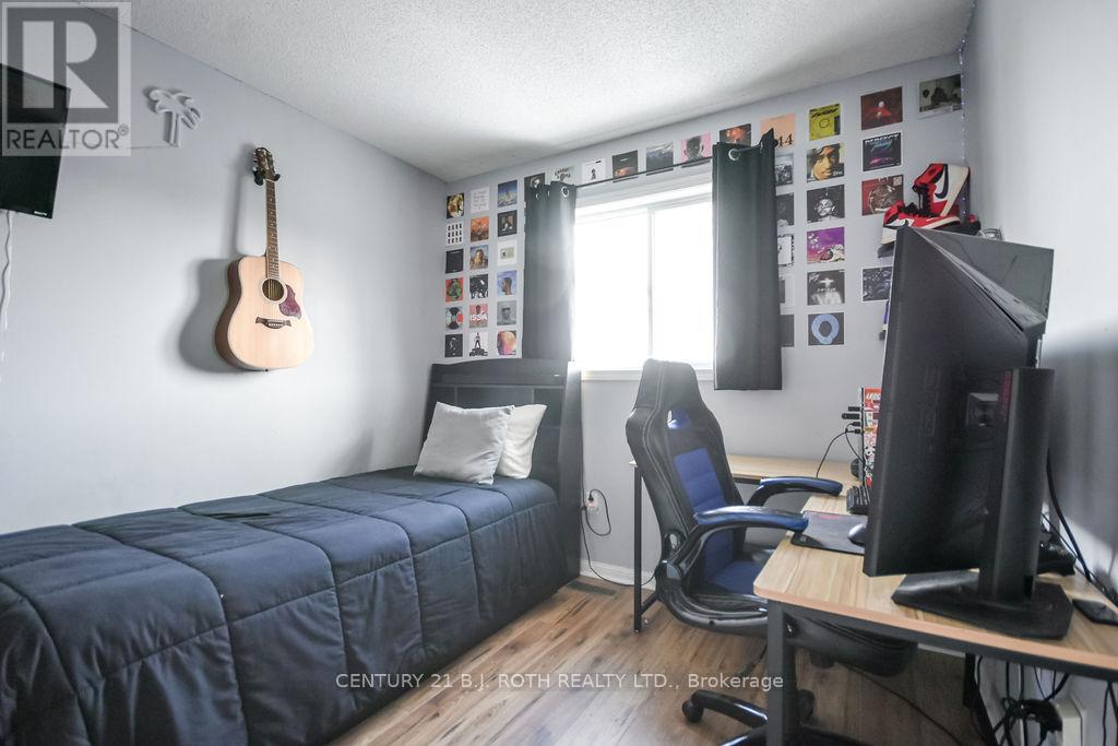 35 Hawthorne Crescent, Barrie, Ontario  L4N 9Y7 - Photo 16 - S12908892