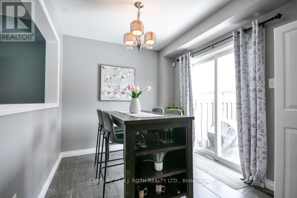 35 Hawthorne Crescent, Barrie, Ontario  L4N 9Y7 - Photo 8 - S12908892