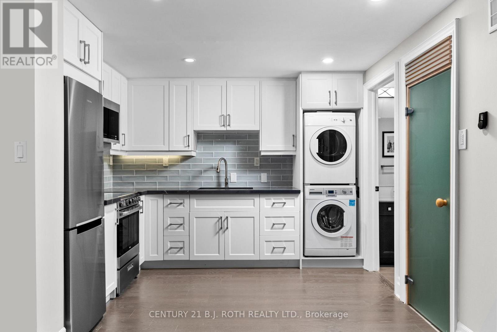 3 Cameron Street, Springwater (Centre Vespra), Ontario  L9X 0S6 - Photo 30 - S12909012