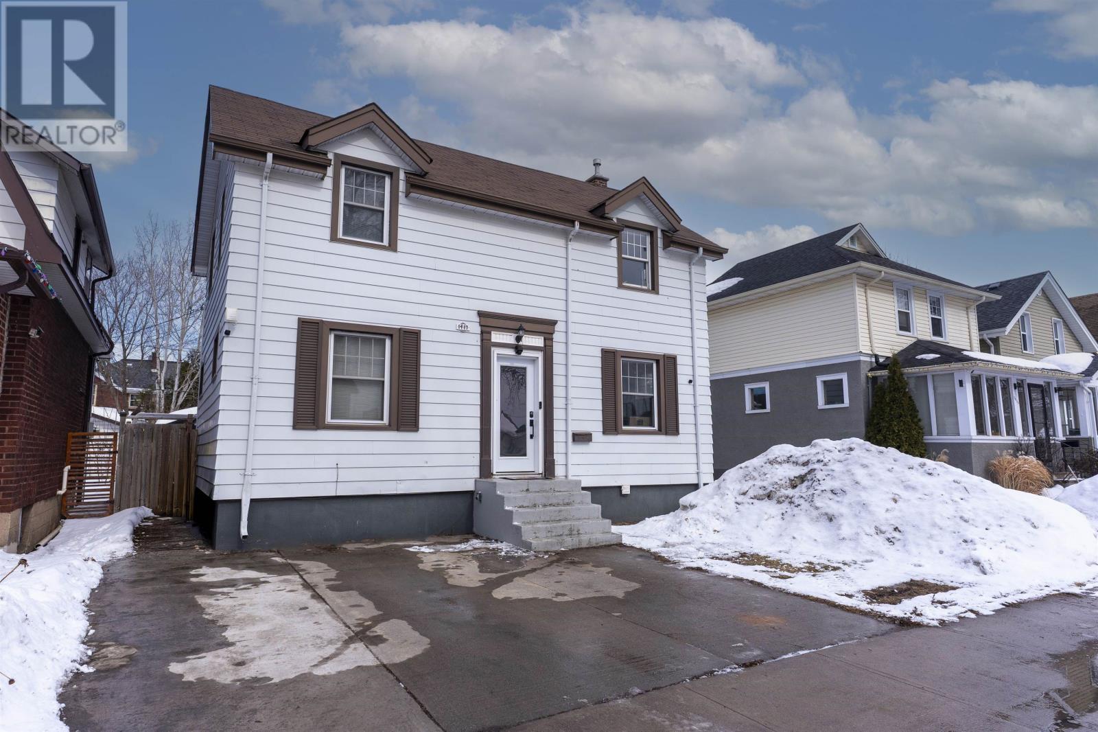 1417 Hamilton Ave, Thunder Bay, Ontario  P7E 4X8 - Photo 1 - TB2600427