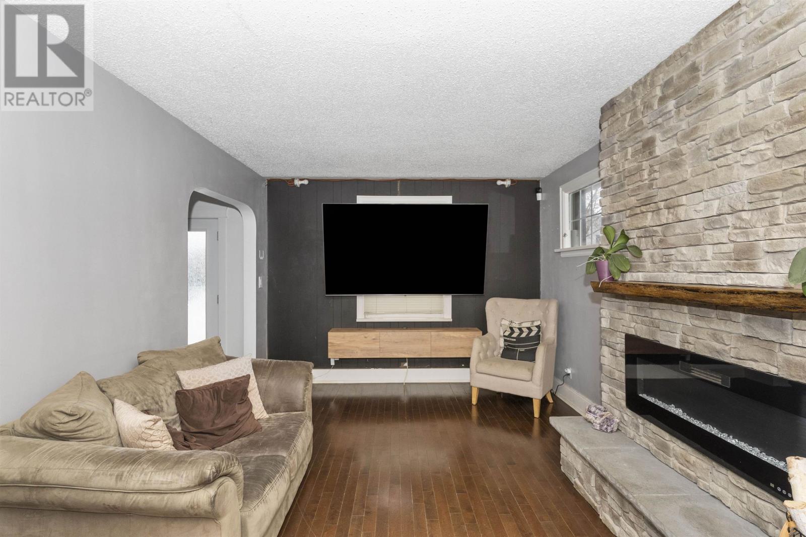 1417 Hamilton Ave, Thunder Bay, Ontario  P7E 4X8 - Photo 6 - TB2600427