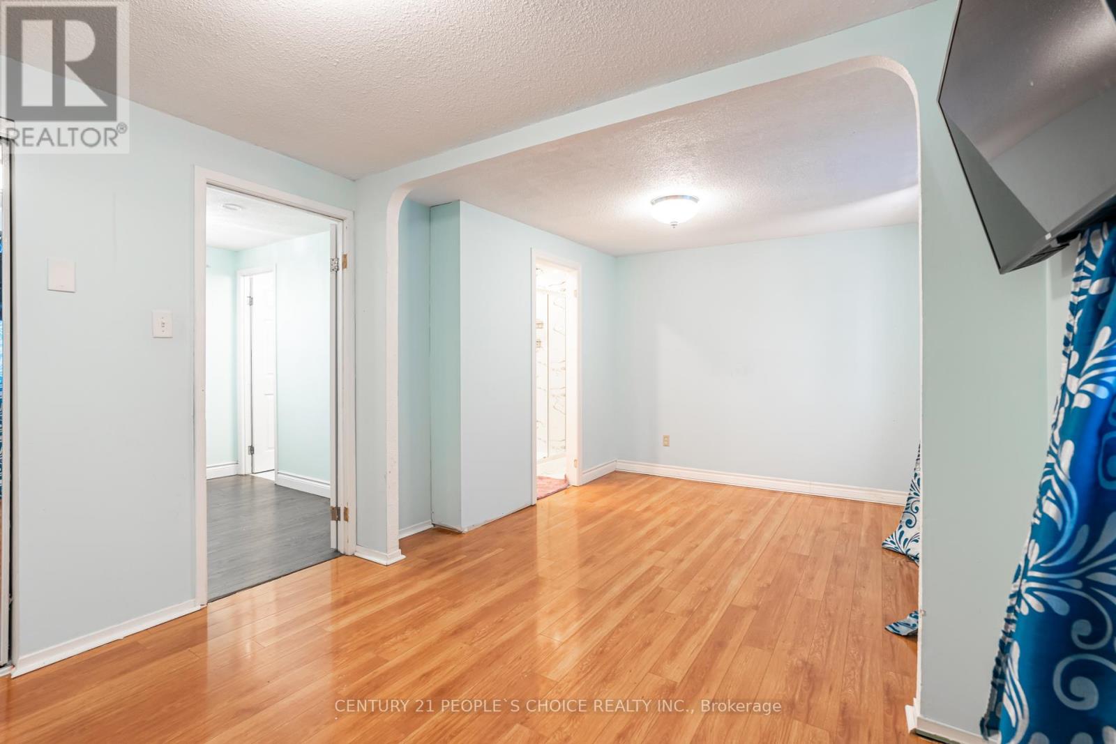 18 Hernon Court, Brampton, Ontario  L6S 2B9 - Photo 11 - W12844698