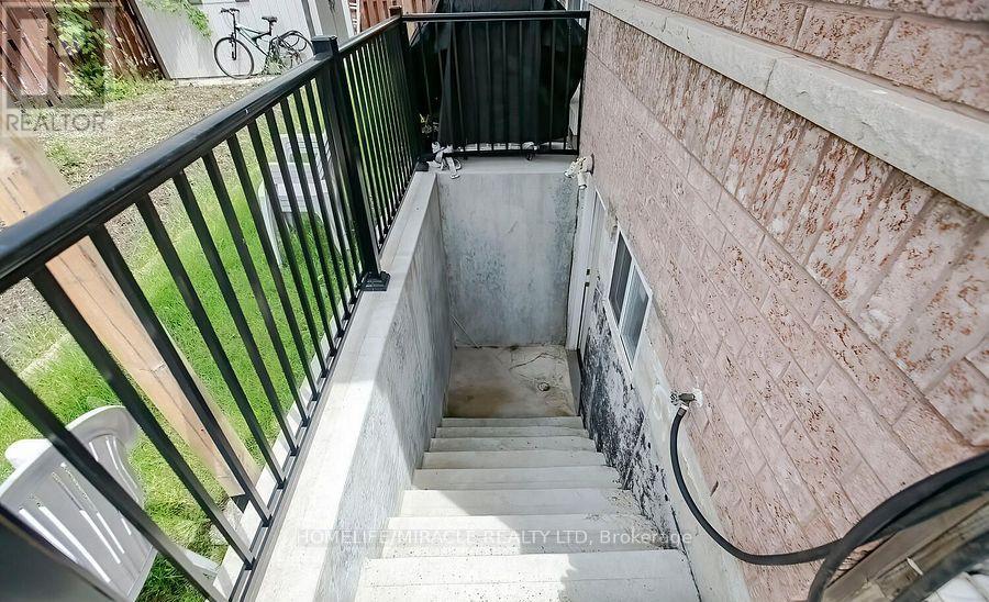 1 Buckler Street, Brampton, Ontario  L6R 0H4 - Photo 33 - W12908864