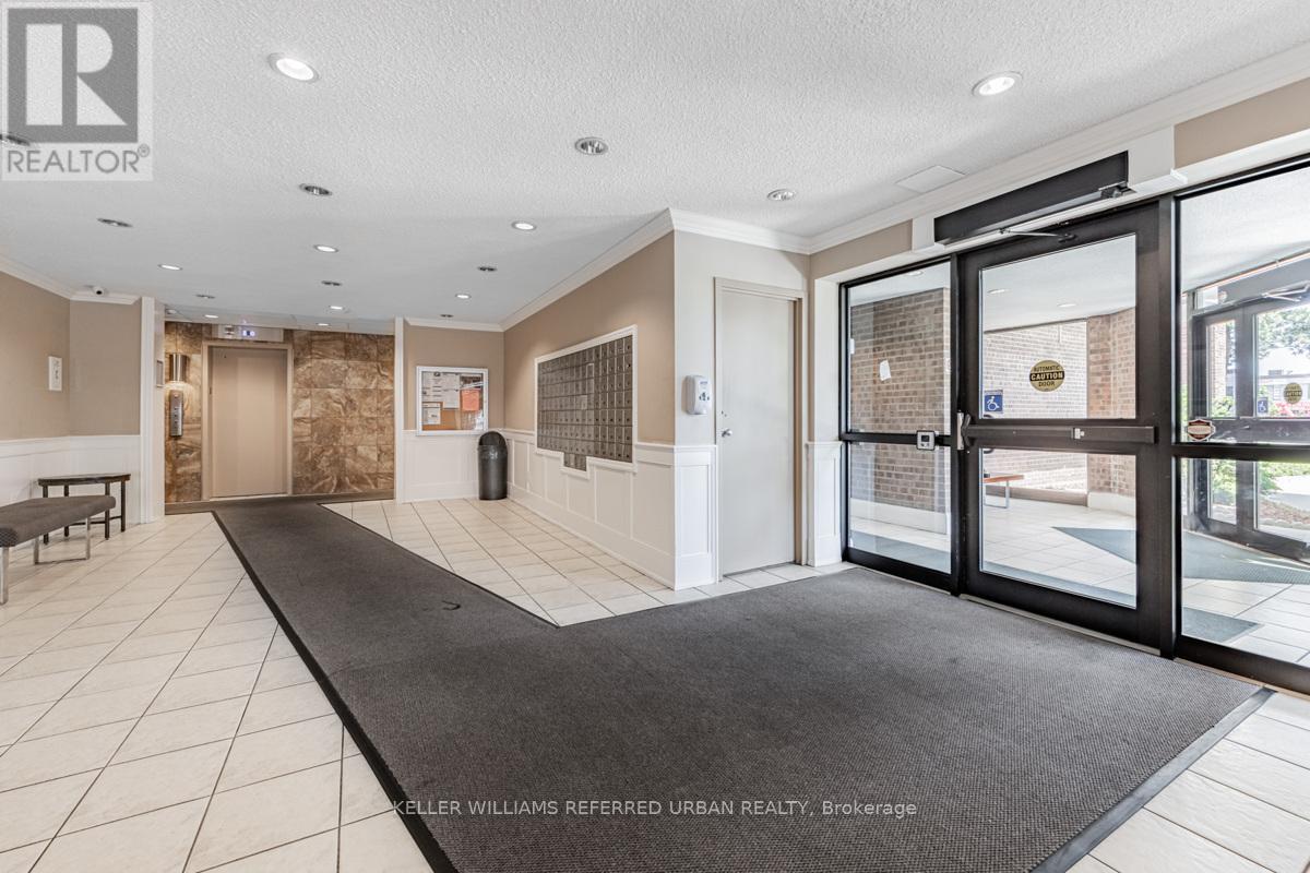 1007 - 3025 Queen Frederica Drive, Mississauga, Ontario  L4Y 3A1 - Photo 3 - W12908872