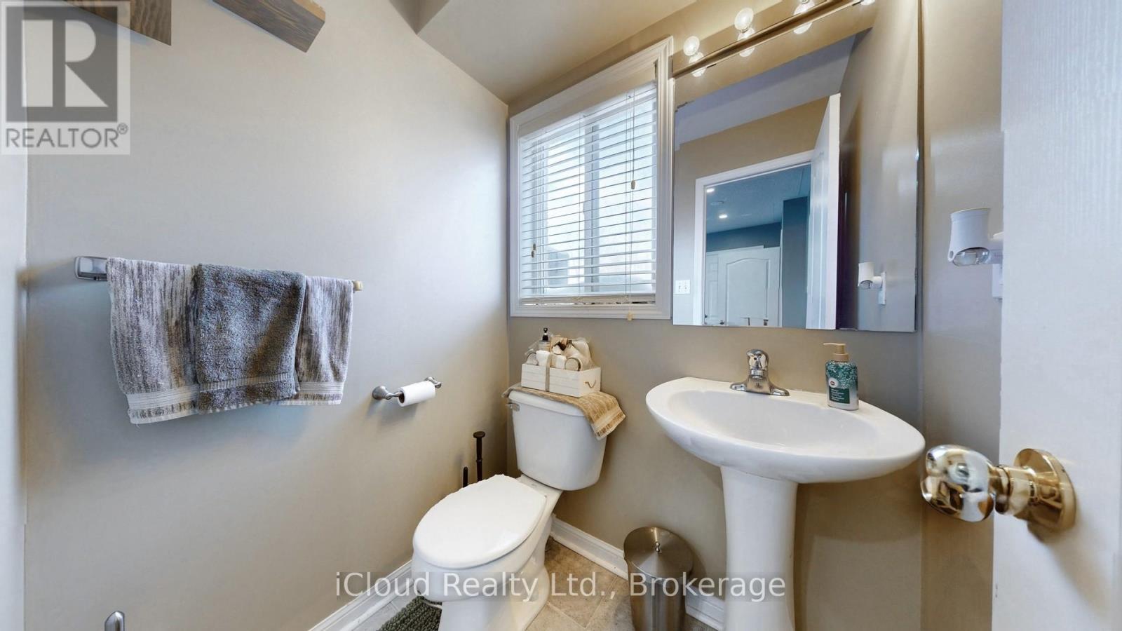 52 Tianalee Crescent, Brampton, Ontario  L7A 2X2 - Photo 14 - W12908910