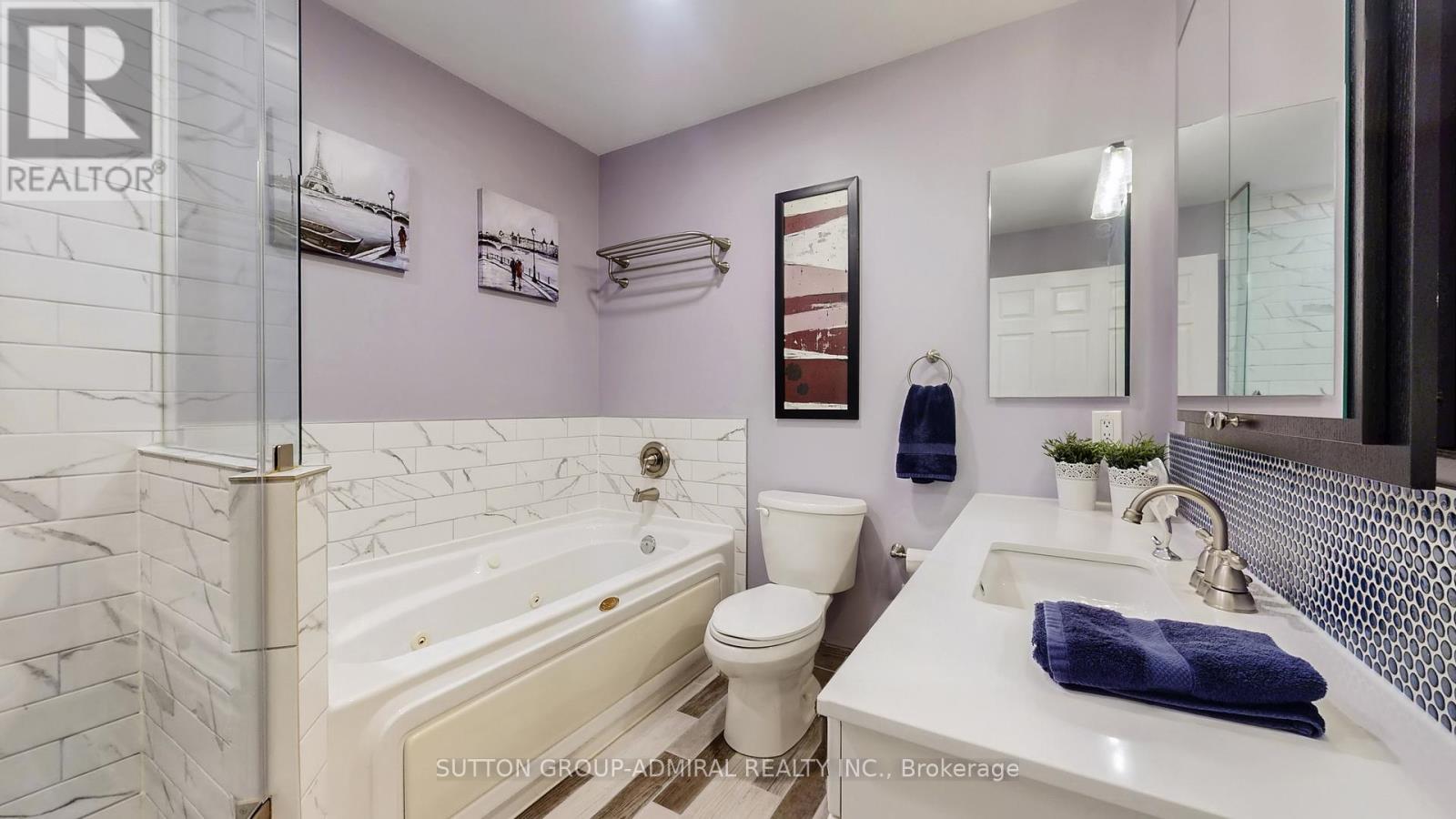 207 - 10 Old Mill Trail, Toronto, Ontario  M8X 2Y9 - Photo 21 - W12908918