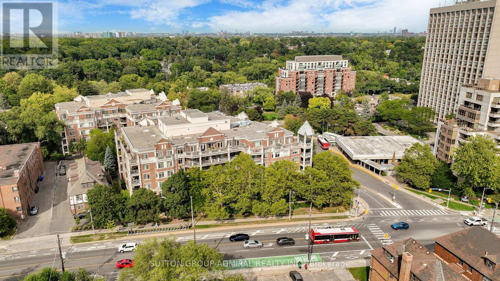 207 - 10 Old Mill Trail, Toronto, Ontario  M8X 2Y9 - Photo 33 - W12908918