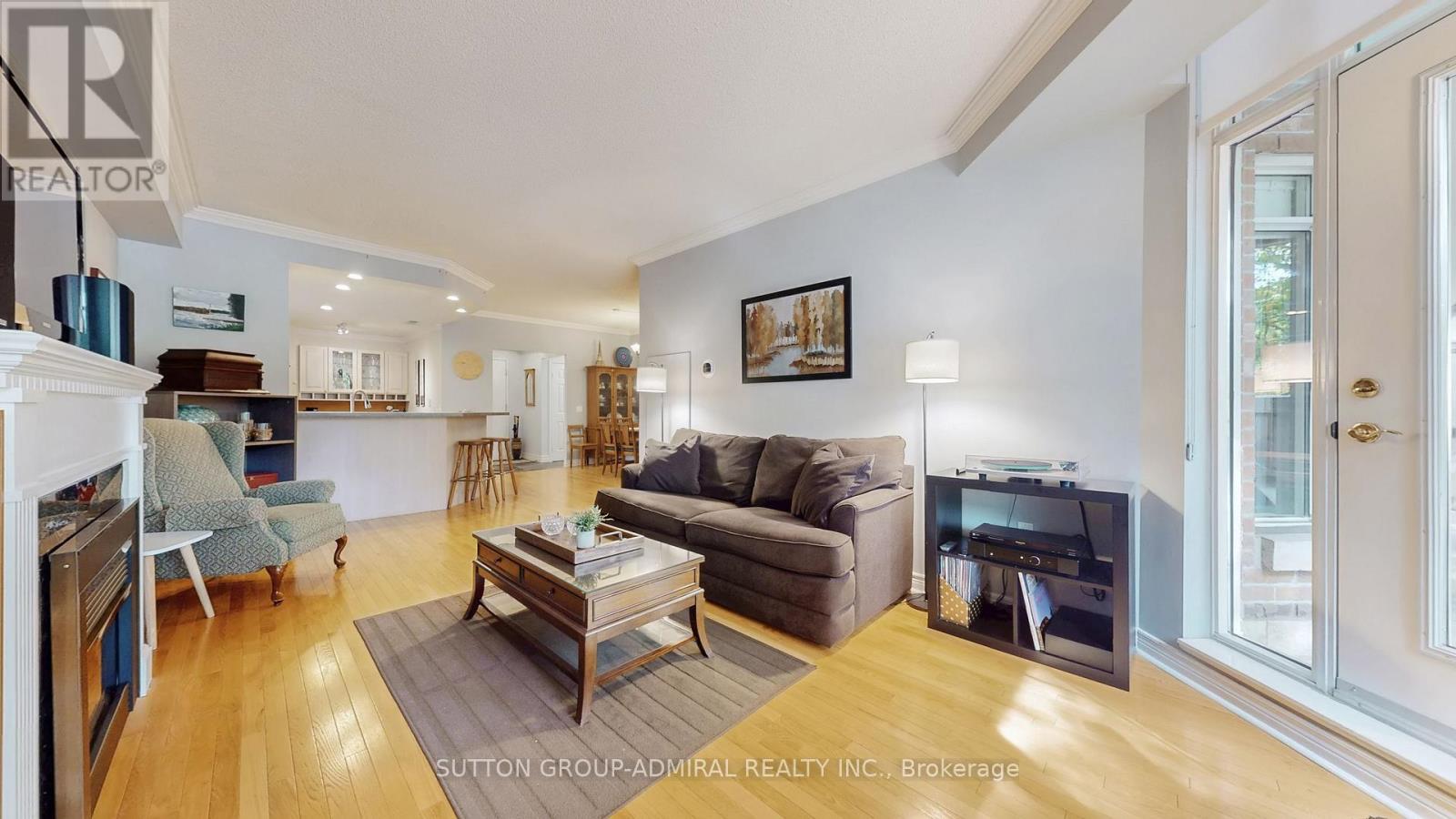 207 - 10 Old Mill Trail, Toronto, Ontario  M8X 2Y9 - Photo 8 - W12908918