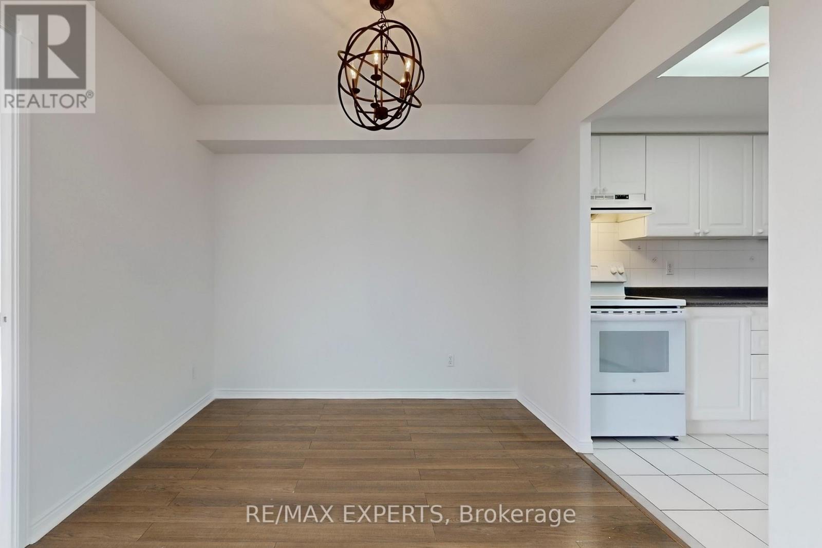 1409 - 135 Hillcrest Avenue, Mississauga, Ontario  L5B 4B1 - Photo 15 - W12908950