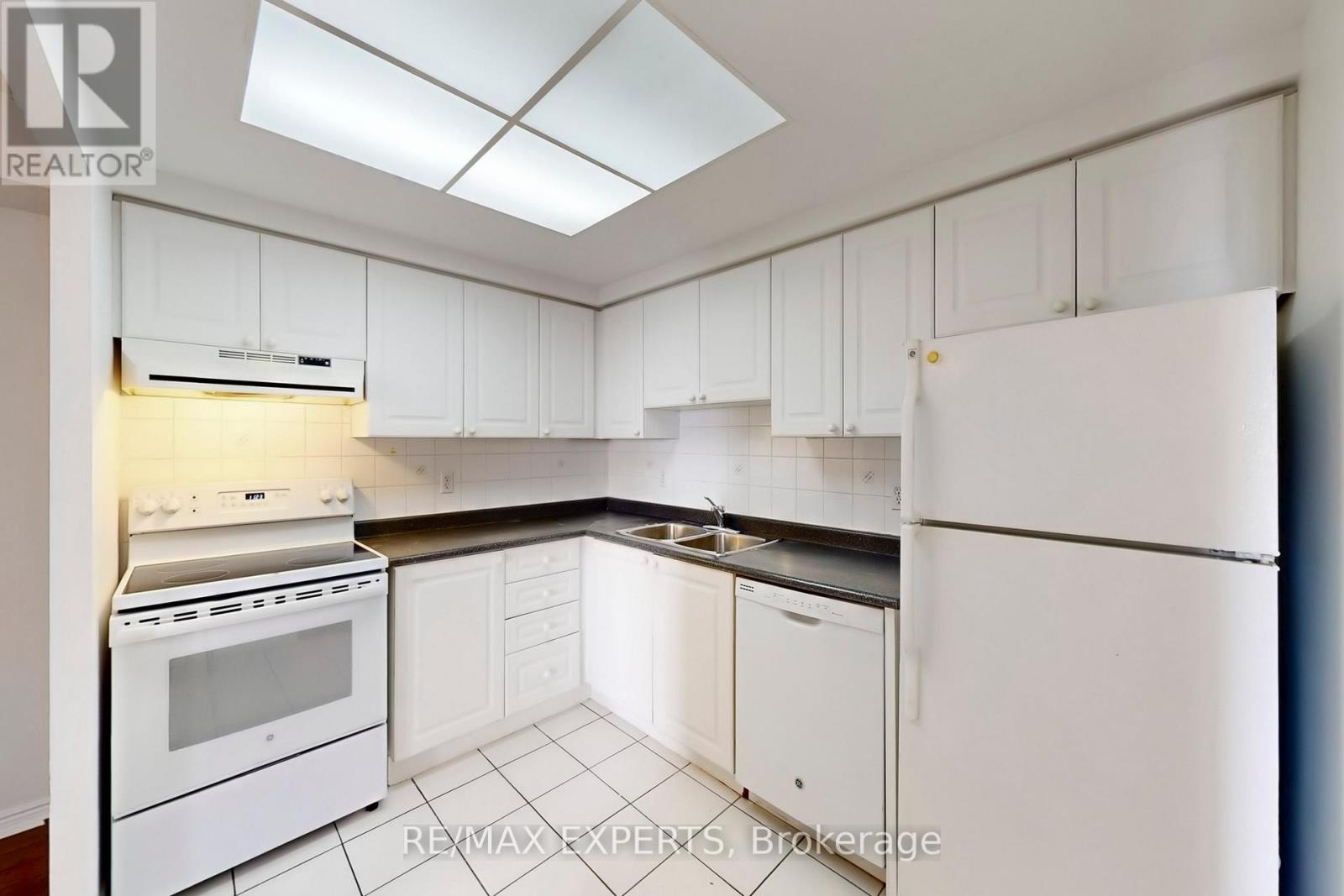 1409 - 135 Hillcrest Avenue, Mississauga, Ontario  L5B 4B1 - Photo 22 - W12908950