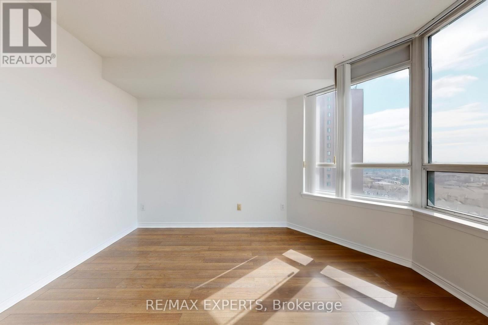 1409 - 135 Hillcrest Avenue, Mississauga, Ontario  L5B 4B1 - Photo 27 - W12908950