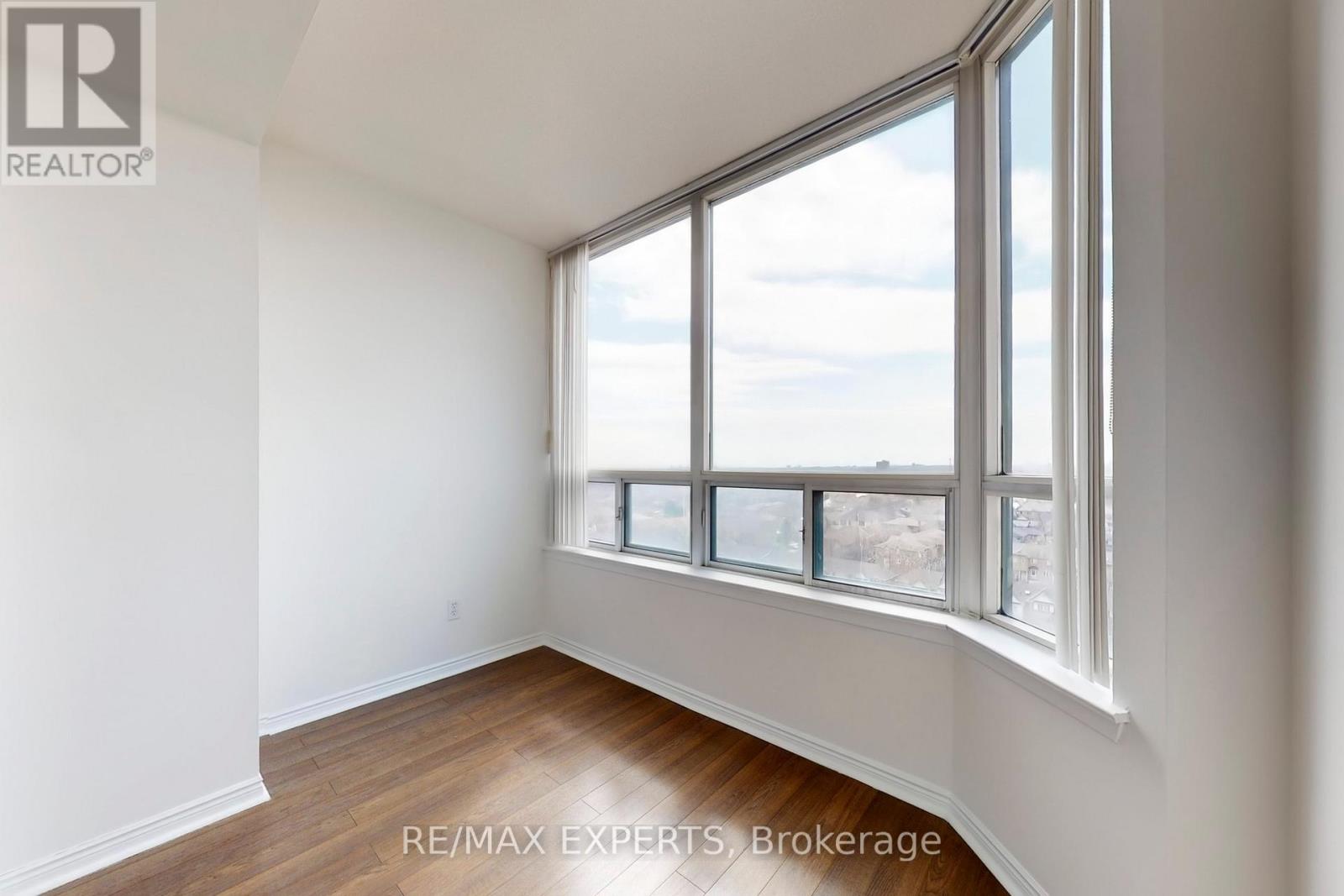 1409 - 135 Hillcrest Avenue, Mississauga, Ontario  L5B 4B1 - Photo 32 - W12908950