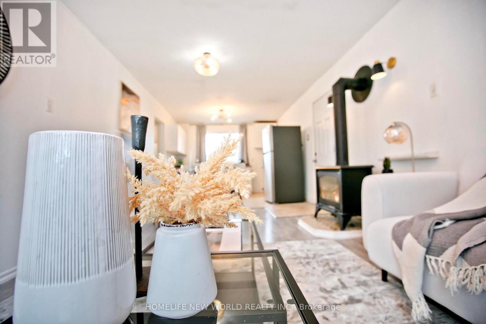 579 Lake Drive S, Georgina (Keswick South), Ontario  L4P 1T2 - Photo 6 - N12908354