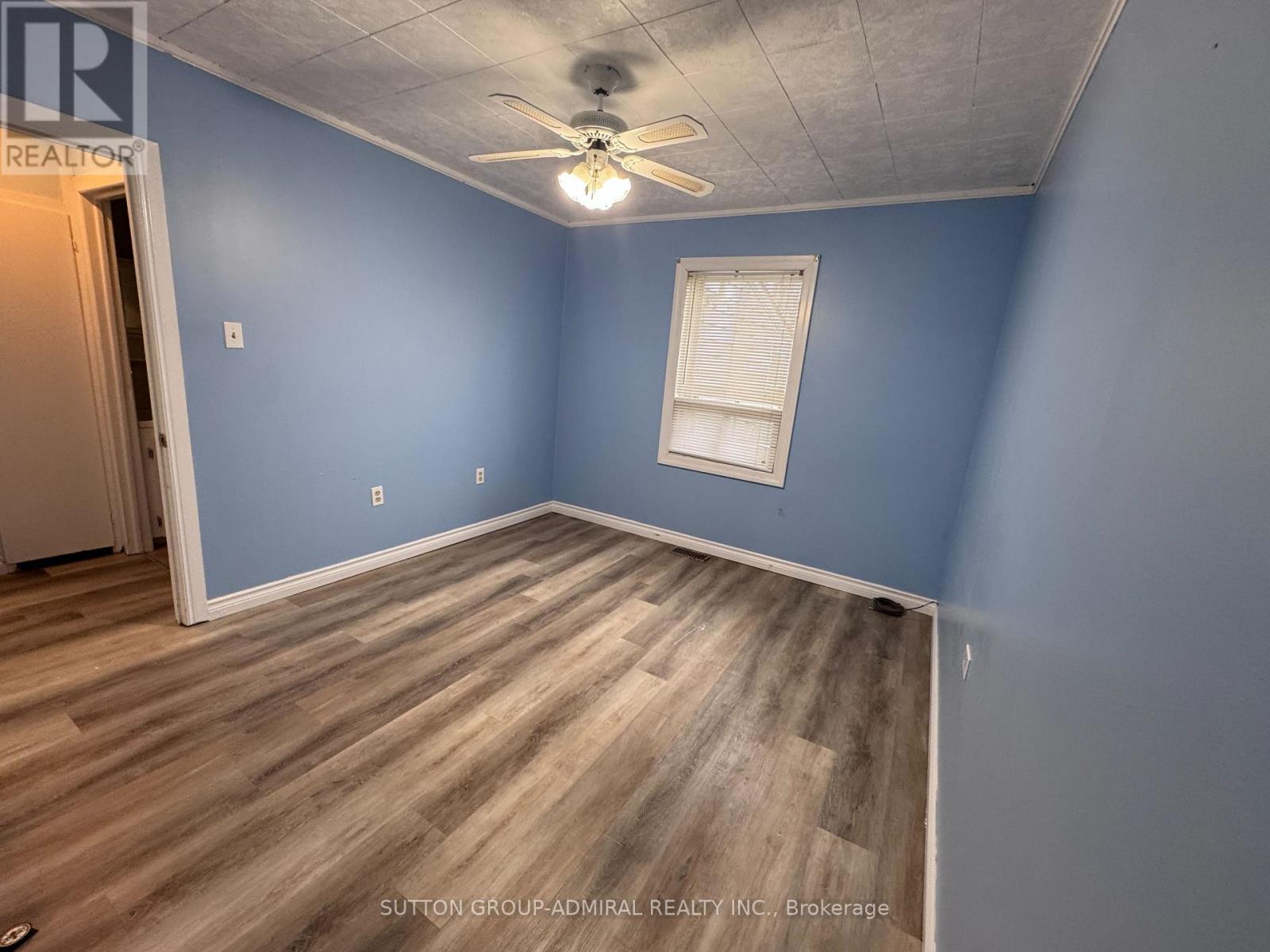 305 Crowland Avenue, Welland, Ontario  L3B 1X5 - Photo 12 - X12908904