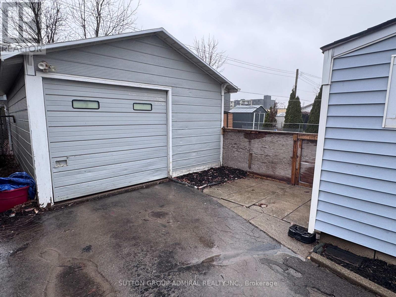 305 Crowland Avenue, Welland, Ontario  L3B 1X5 - Photo 14 - X12908904