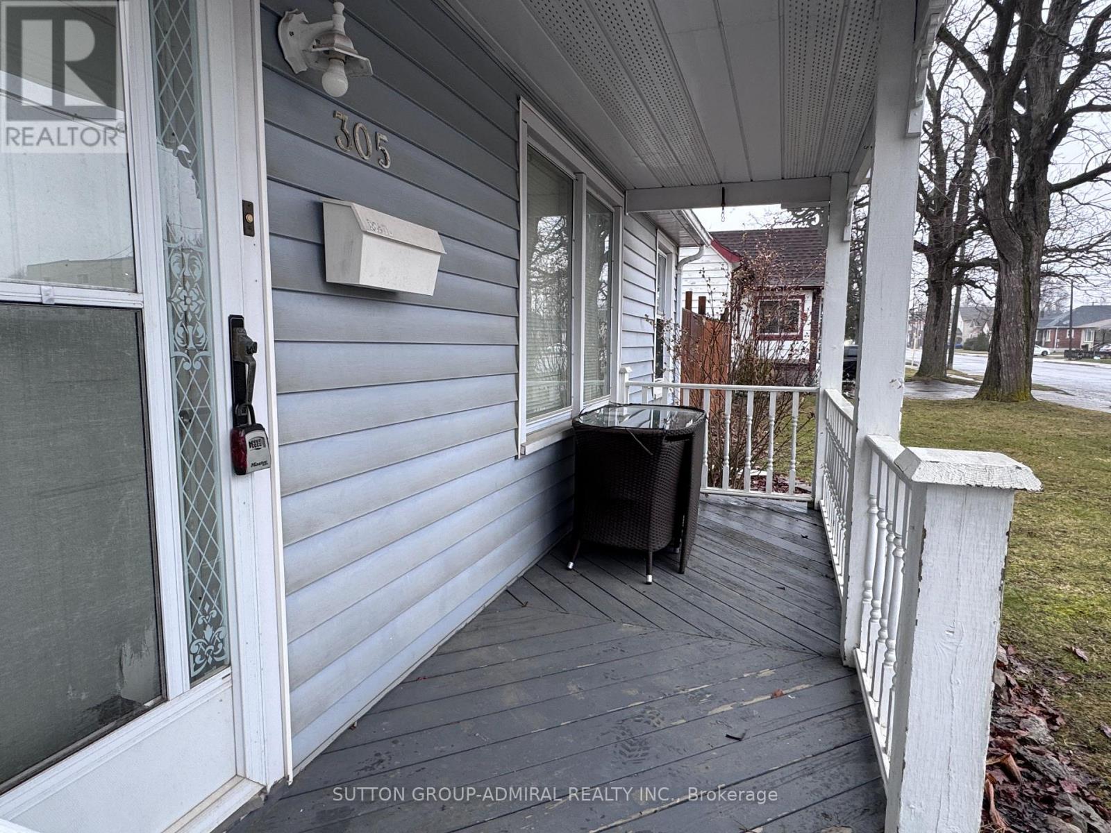 305 Crowland Avenue, Welland, Ontario  L3B 1X5 - Photo 2 - X12908904