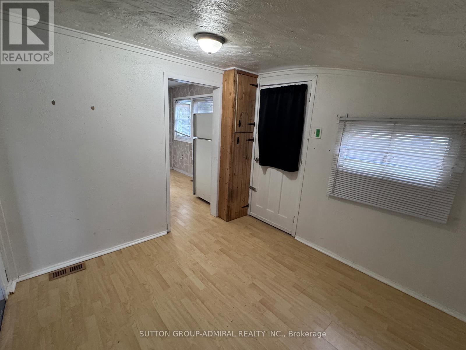 305 Crowland Avenue, Welland, Ontario  L3B 1X5 - Photo 8 - X12908904