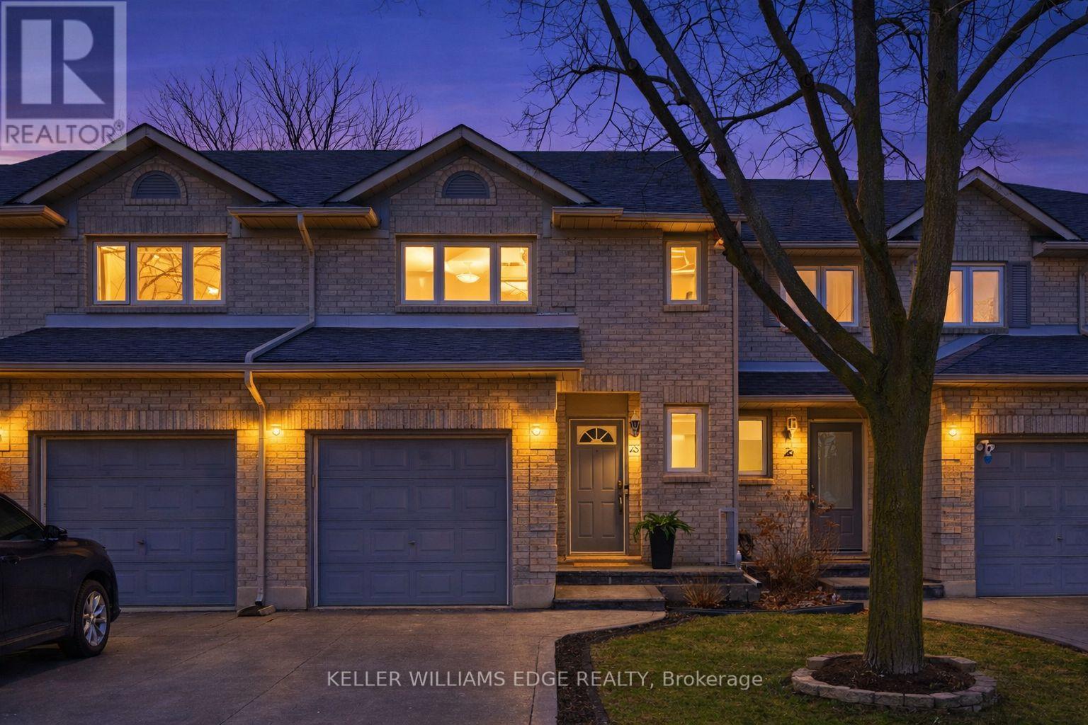 75 - 1 Royalwood Court, Hamilton, Ontario  L8E 4Y1 - Photo 2 - X12908916