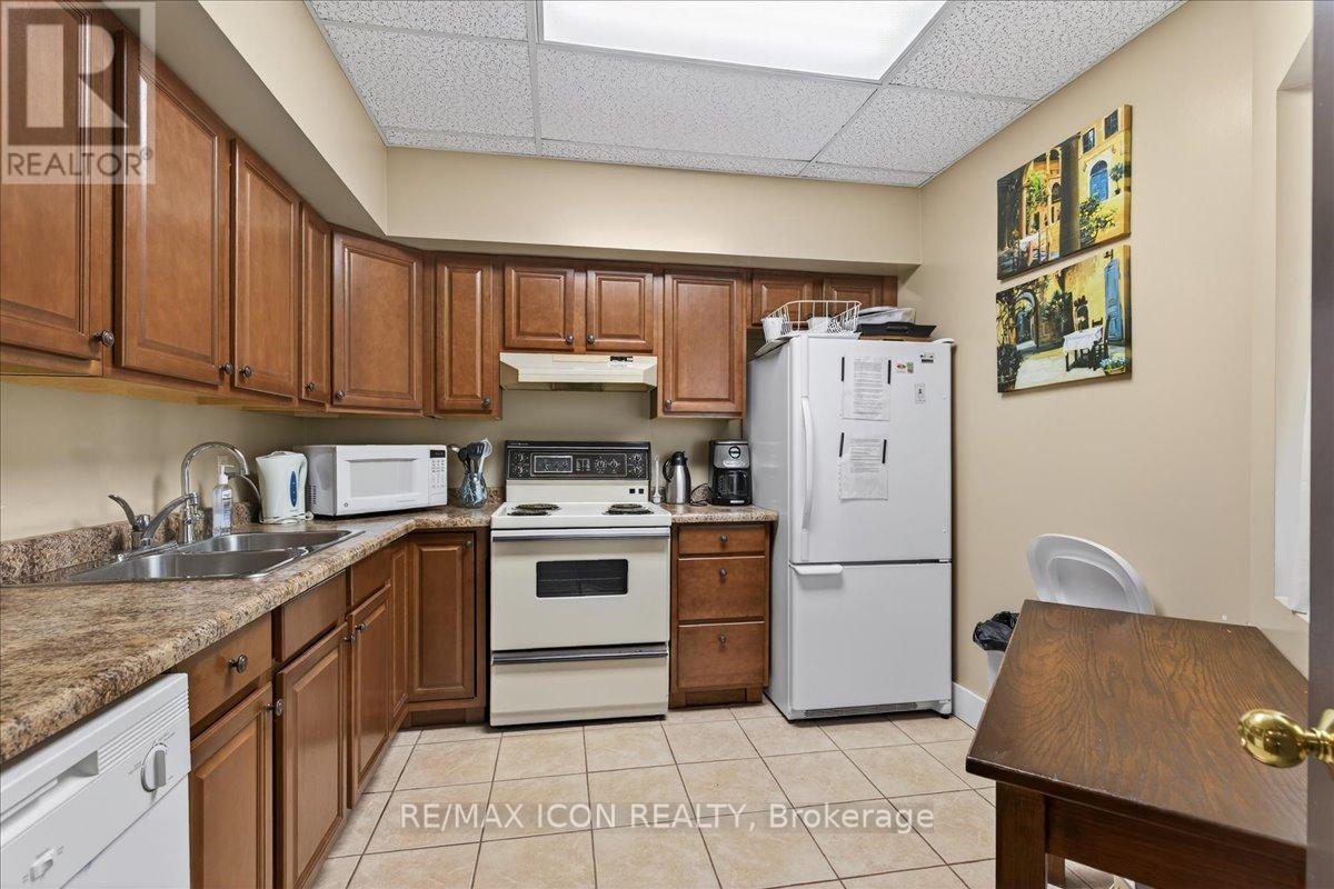 309 - 265 Westcourt Place, Waterloo, Ontario  N2L 6E4 - Photo 27 - X12908946