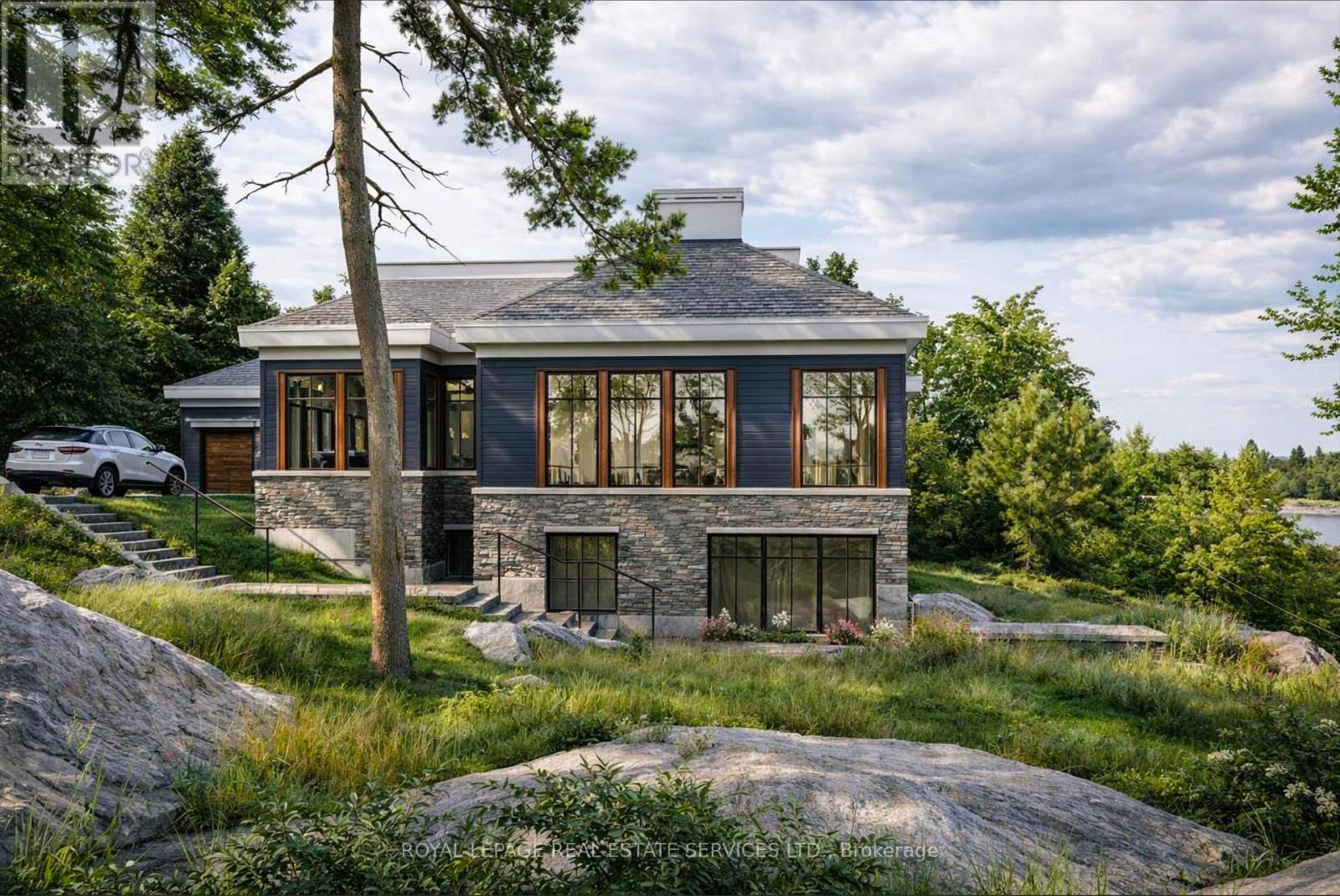 1327 Woodland Drive, Gravenhurst (Muskoka (S)), Ontario  P1P 1R2 - Photo 3 - X12908974