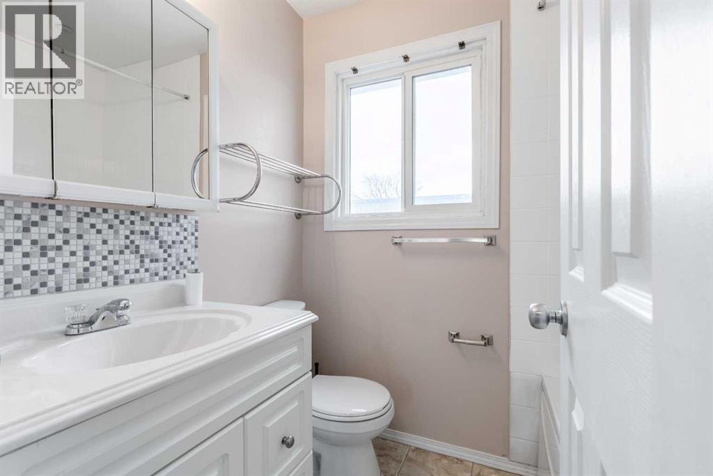 4, 1601 23 Street N, Lethbridge, Alberta  T1H 4M9 - Photo 20 - A2294789