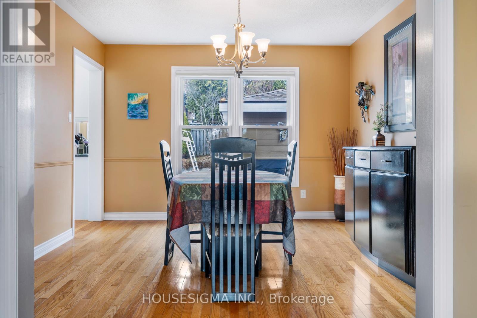 18 Jennifer Gardens, London North, Ontario  N5X 3K8 - Photo 11 - X12909128