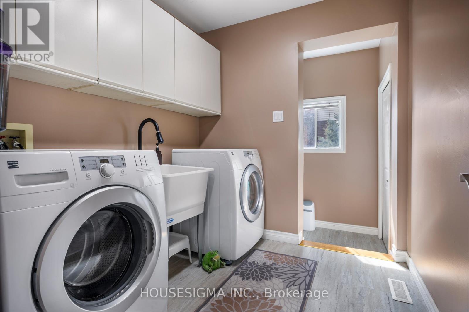 18 Jennifer Gardens, London North, Ontario  N5X 3K8 - Photo 15 - X12909128