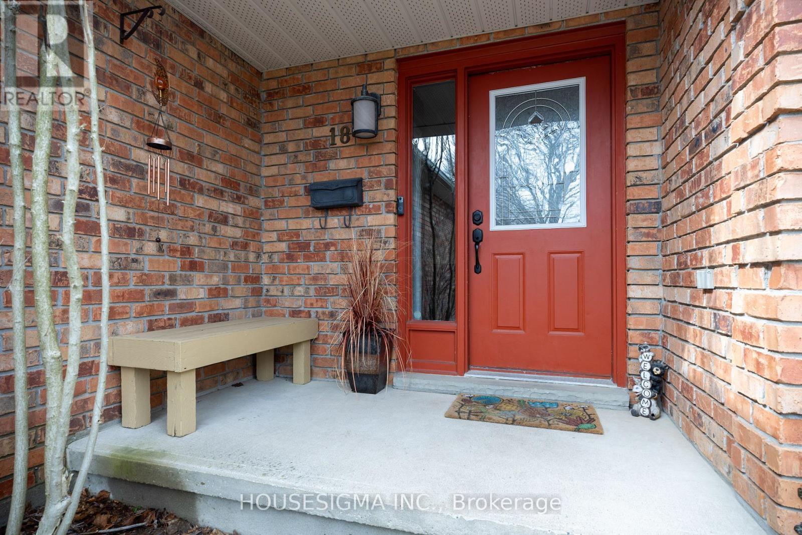 18 Jennifer Gardens, London North, Ontario  N5X 3K8 - Photo 6 - X12909128