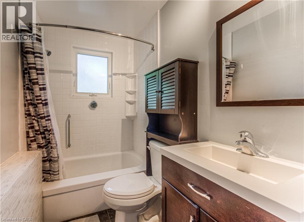 553 Teakwood Drive, Waterloo, Ontario  N2L 4L5 - Photo 10 - 40813866