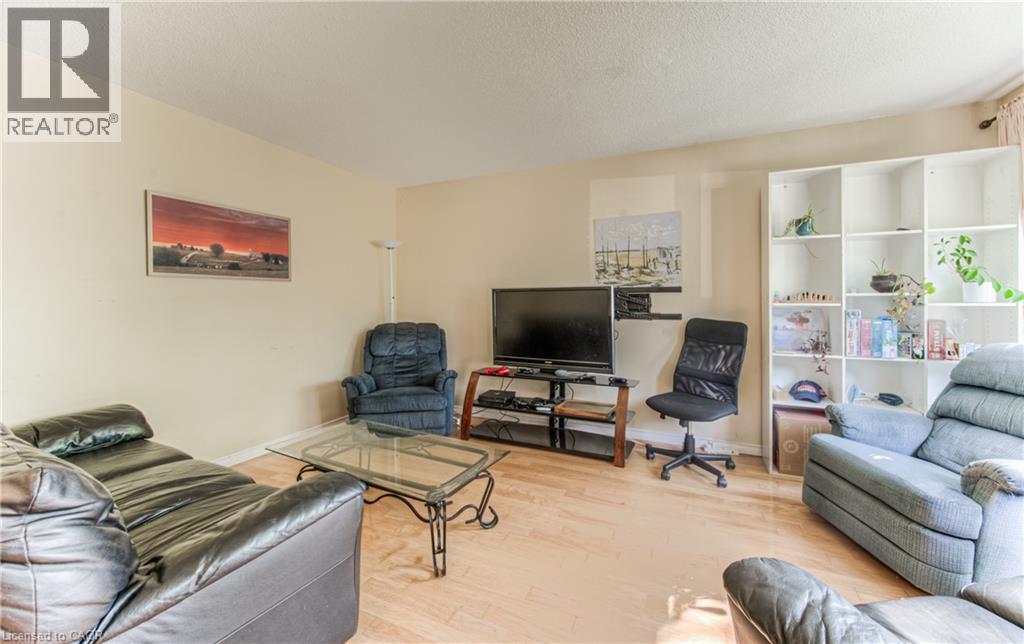 553 Teakwood Drive, Waterloo, Ontario  N2L 4L5 - Photo 7 - 40813866